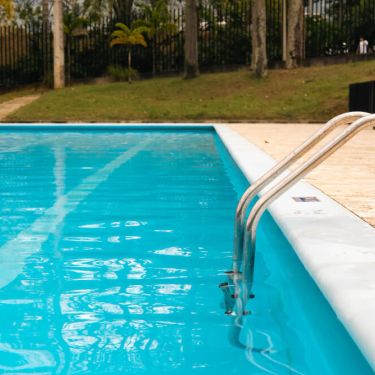 piscina-53723483 image piscina-53723483 Serviços com Caminhão Pipa – Hidro Quality